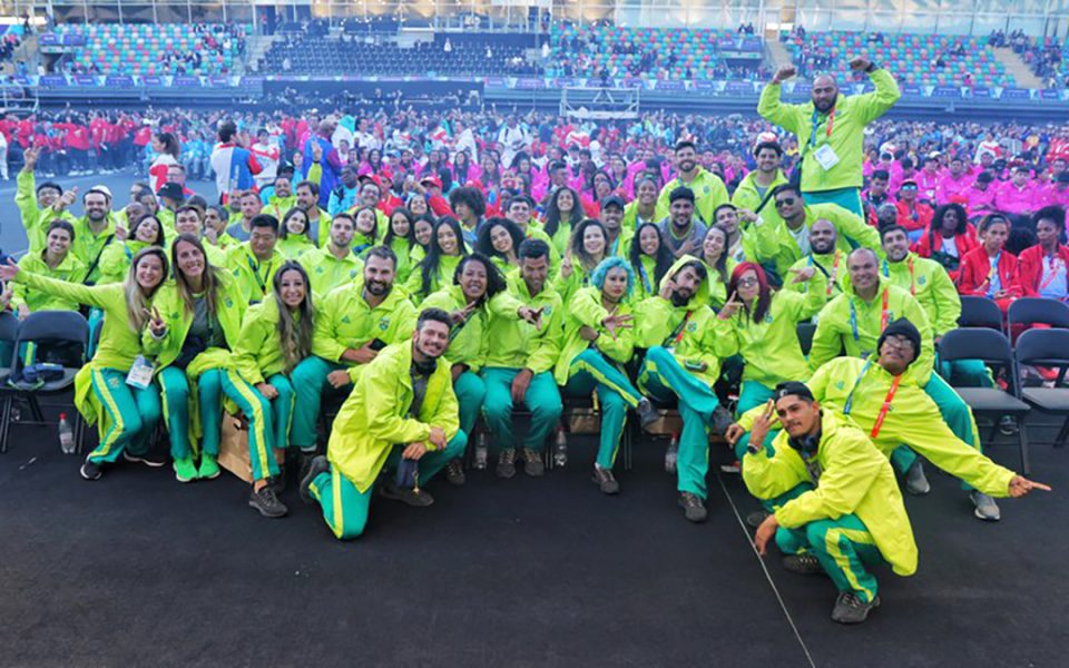 Atletas brasileiros participam da cerimônia de encerramento do Pan de Santiago: todas as metas estabelecidas pelo COB foram cumpridas (Foto: Wander Roberto/COB)