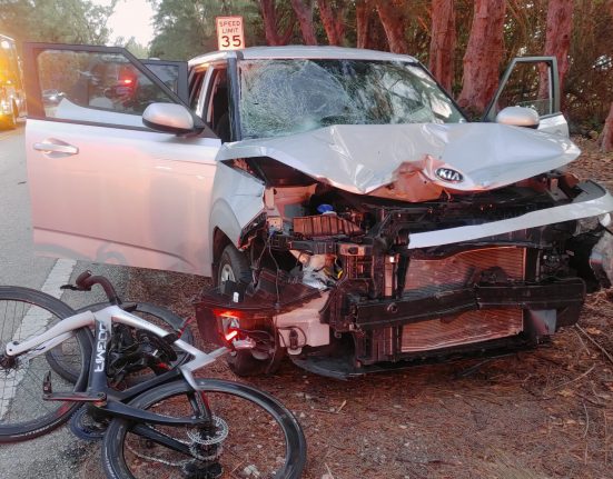 SUV atingiu ciclistas do grupo "Galera do Pedal" em Delray Beach. Foto: Djonny Gomes