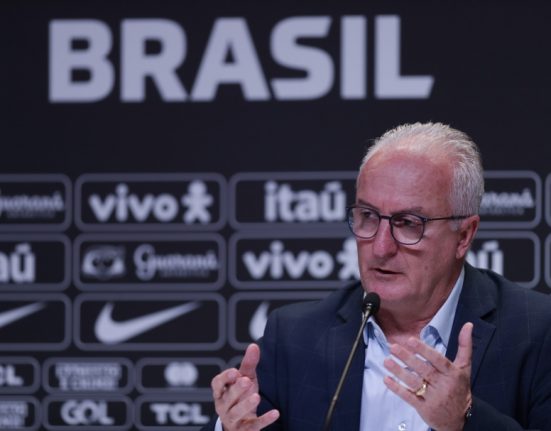 O novo treinador do escrete brasileiro apresentou uma lista com nomes conhecidos e algumas surpresas (Foto: CBF)