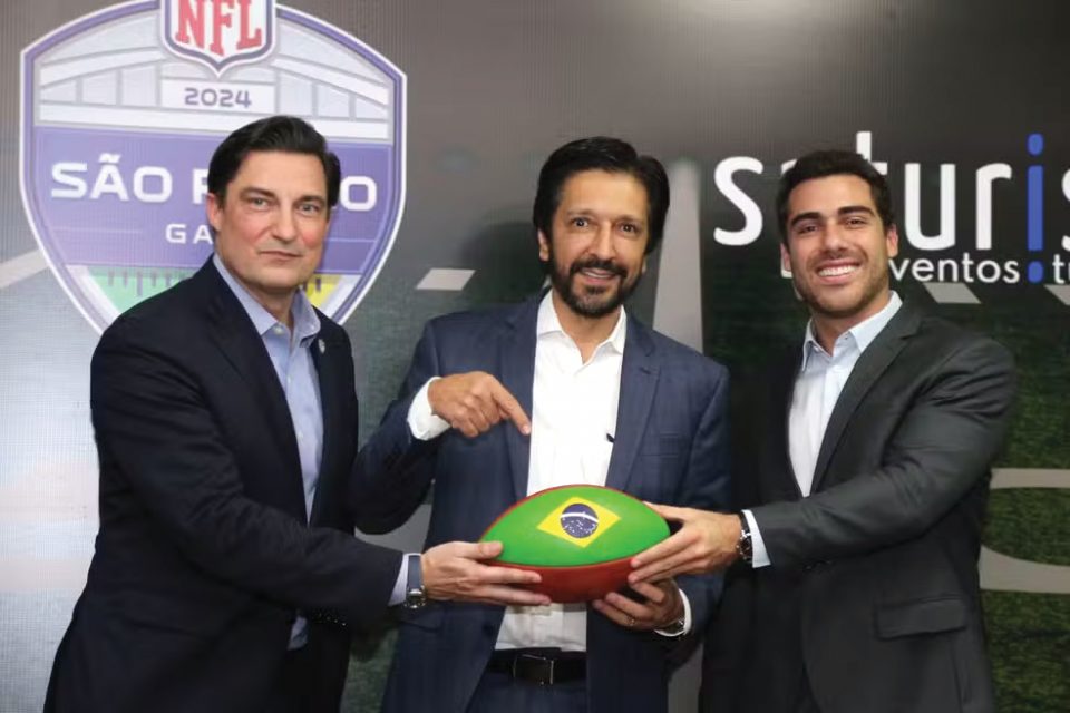 O prefeito de São Paulo, Ricardo Nunes, está entre os executivos da NFL (Foto: NFL Brasil)