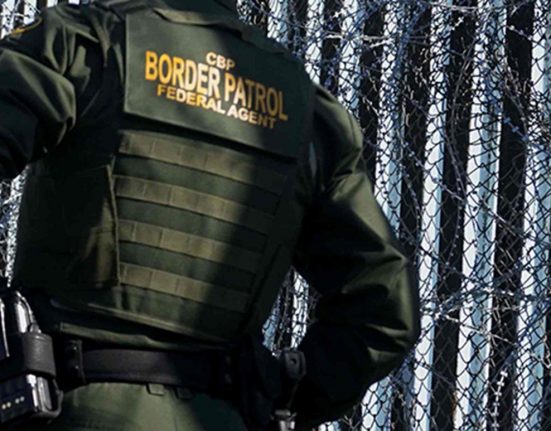 Ex-agente do CBP foi preso acusado de receber propina de estrangeiros (Foto: CBP)