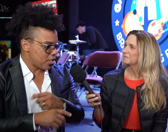 Maria do Carmo Fulfaro entrevista Diogo Brown e a cantora Isa Duarte (Foto: AcheiUSA)
