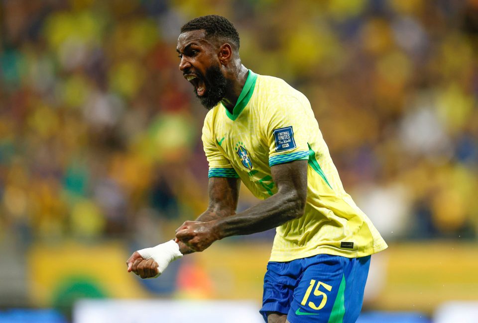 Gerson comemora belo gol marcado contra o Uruguai (Foto: Rafael Ribeiro/CBF)