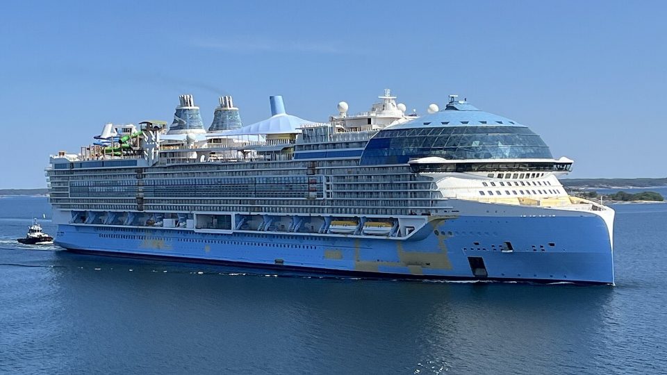 Premiado navio Icon of the seas sai do porto de Miami (Foto: Wikimedia)