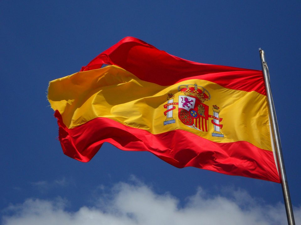A Espanha precisa de cerca de 250 mil trabalhadores estrangeiros registrados por ano para manter seu estado de bem-estar social, disse a ministra da Imigração, Elma Saiz (Foto: Pexels)