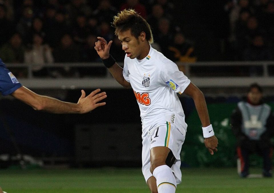 Neymar, que voltará a vestir a camisa do Santos no Brasileirão após 12 anos, é uma das atrações do campeonato (Foto: Christopher Johnson/Wikimedia)