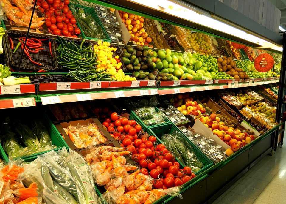 Dados do Departamento de Agricultura apontam que 80% dos frutos do mar e do café, 59% das frutas frescas e 35% dos vegetais consumidos no país são importados (Foto: Santeri Viinamäki/Wikimedia)