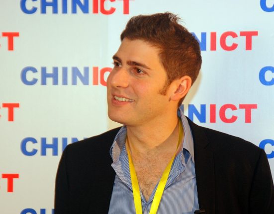 O brasileiro cofundador do Facebook, Eduardo Saverin, é o mais rico do país (Foto: Gravesv38/Wikimedia)