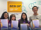 Os jovens são alunos dos 2º e 3º ano do ensino médio da Escola do Sesi na cidade de Itu (SP) e já venceram outras competições de robótica no Brasil e no exterior.