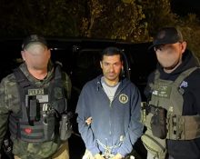 Lucas permanecerá sob custódia enquanto aguarda os procedimentos imigratórios. O caso levanta questões sobre a eficácia das verificações de antecedentes em creches domiciliares (Foto: divulgação ICE)