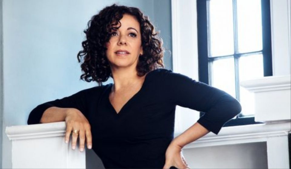 Luciana já se apresentou e gravou com grandes nomes como Herbie Hancock, Paul Simon, James Taylor, Bobby McFerrin, Maria Schneider e muitos outros (Foto: Divulgação)