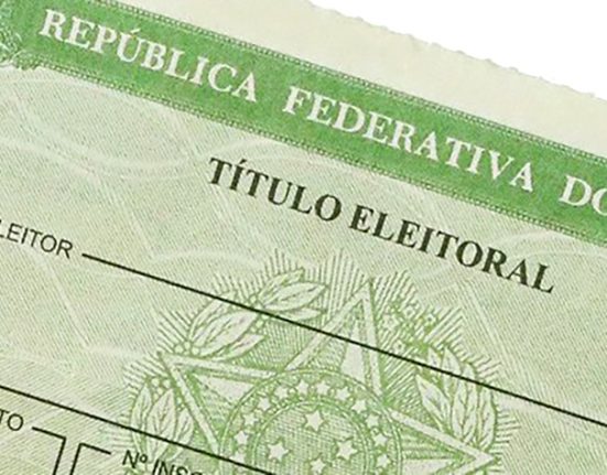 Para regularizar, o eleitor deve primeiro checar a situação de seu título, presencialmente no cartório eleitoral de seu domicílio (Foto: TSE)