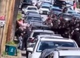 Polícia local foi acionada para conter a multidão que se revoltou com a ação dos agentes federais (Foto: Redes Sociais)