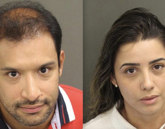Antônio Vinicius De Novais Cardoso e Gessyca Rairiny Martins enfrentam acusações que podem resultar em multa e até cinco anos de prisão (Foto: Orange County Corrections Dept)