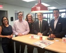 Larissa Nunes (diretora da BACCF), Jorge Nunes (presidente do AcheiUSA Media Group), Esterliz Nunes (vice-presidente do AcheiUSA Media Group), André Odenbreit (cônsul-geral do Brasil em Miami) e Marson Cunha (presidente da Brazilian-American Chamber of Commerce of Florida)
