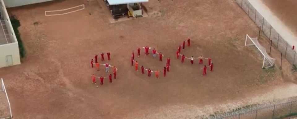 Os 35 presos temem a deportação para o presidio de segurança máxima de El Salvador (Reprodução TV)