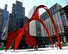 A escultura "Flamingo" do artista Alexander Calder está entre as obras do acervo federal (Foto: Vincent Desjardins_Wikimedia)