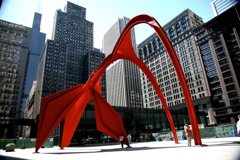 A escultura "Flamingo" do artista Alexander Calder está entre as obras do acervo federal (Foto: Vincent Desjardins_Wikimedia)