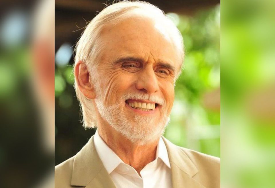 O ator interpretou personagens icônicos, como o taxista Carlão, de Pecado Capital (1975), e o charlatão Herculano, de O Astro (1977), ambas novelas de Janete Clair (Foto: Reprodução Redes Sociais)