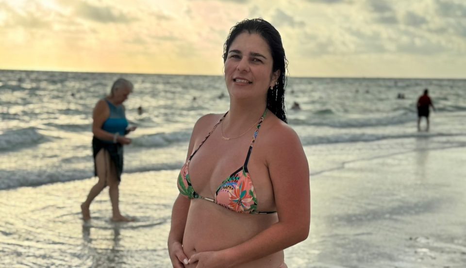 Janaina vivia nos Estados Unidos há oito anos e estava grávida de sete meses (Foto: Redes Sociais)