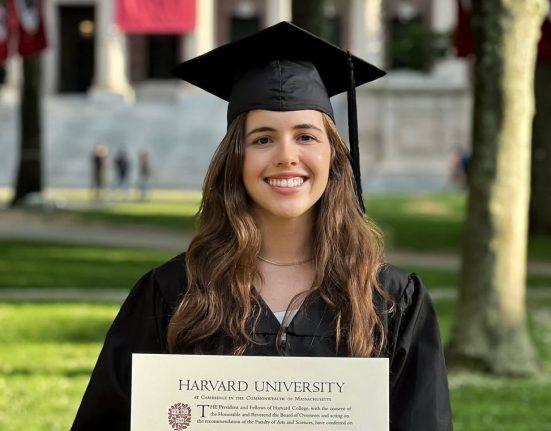 Em sua conta no Instagram, a estudante diz que teve sorte de poder chamar Harvard de "lar". Foto: Reprodução