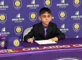 Ambidestro e versátil, Theo atua tanto como atacante quanto como meia, e impressiona os treinadores e observadores por sua maturidade em campo (Foto: Reprodução Redes Sociais)