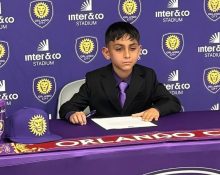 Ambidestro e versátil, Theo atua tanto como atacante quanto como meia, e impressiona os treinadores e observadores por sua maturidade em campo (Foto: Reprodução Redes Sociais)