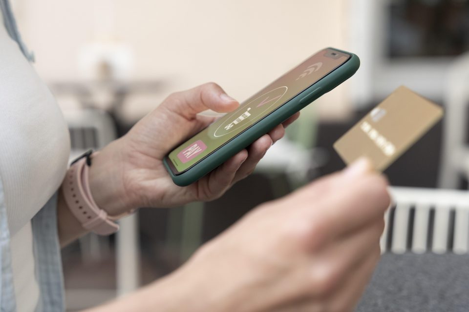 Anúncios foram feitos na terça-feira (10), em evento em São Paulo, no qual a big tech apresentou também a integração entre o Google Pay e a ferramenta de pesquisa por imagem (Foto: Freepik)