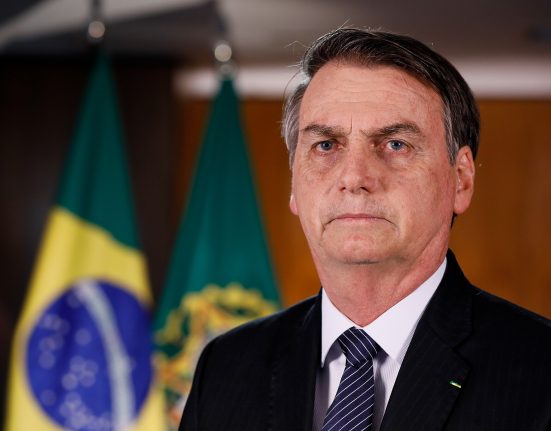 Bolsonaro, que está em prisão domiciliar desde 4 de agosto, não compareceu à sessão presencialmente, alegando questões de saúde (Foto: Isac Nóbrega/Wikimedia)