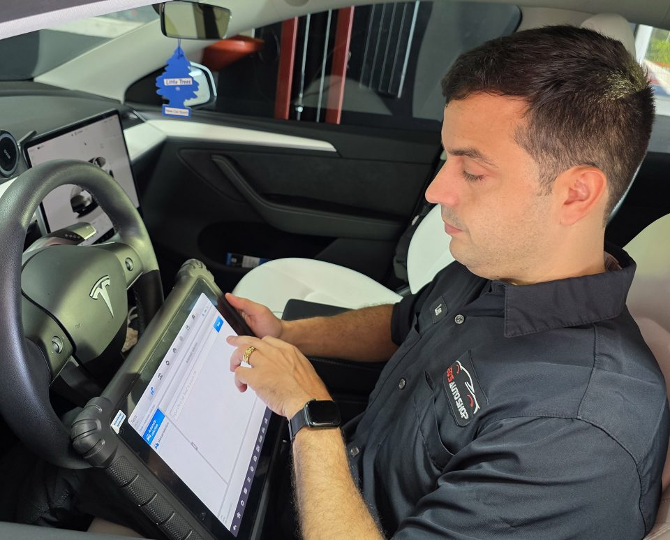 Leonardo Moura: “Na nossa oficina o objetivo é oferecer o melhor serviço, então abraçamos as novas tecnologias” (Foto: Divulgação)