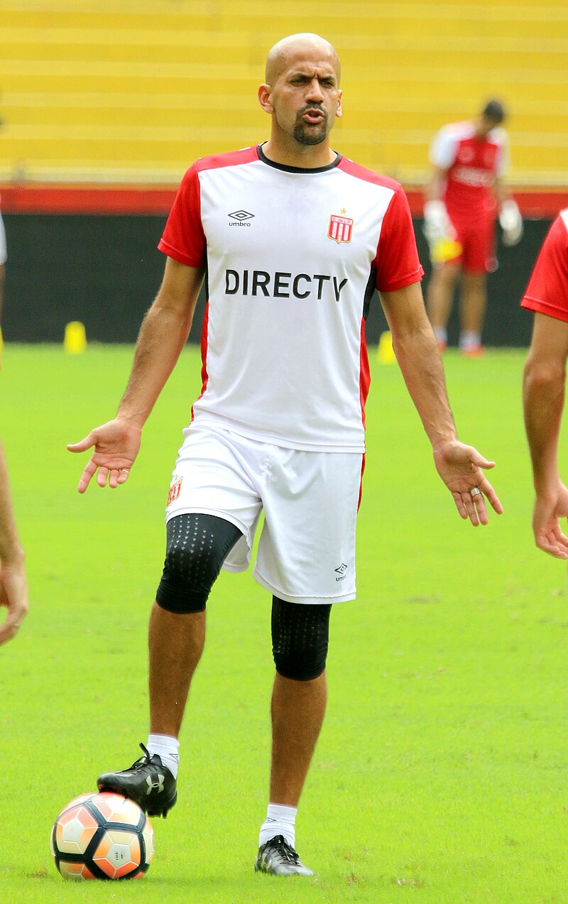 O Flamengo enfrentará o Estudiantes de La Plata, presidido por uma dos maiores nomes do futebol argentino, Juan Sebastián Verón (Foto: Andes/César Muñoz/Wikimedia)
