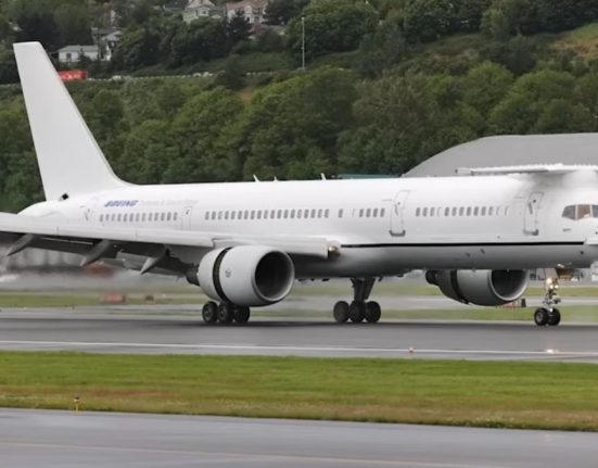 : Especialistas em aviação e relações internacionais apontam que o uso do C-32B em território brasileiro é raro e, por isso, o episódio merece atenção (Foto: Reprodução Youtube)