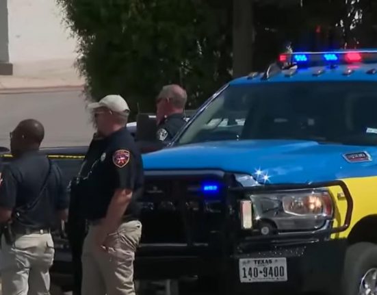 As autoridades investigam a motivação do crime e não descartam a possibilidade de que o suspeito tenha planejado o ataque. O FBI também acompanha o caso (Foto: Reprodução TV)