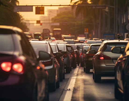 As despesas com combustível consomem cerca de 4% das despesas anuais das famílias (Foto: Freepik)