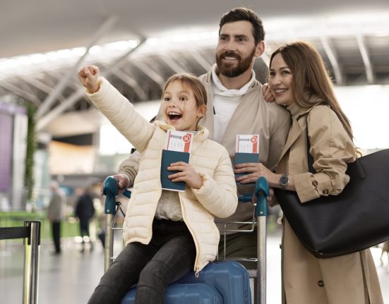 O “Families on the Fly” deve ser expandido para outros aeroportos nos próximos meses (Foto: Freepik)