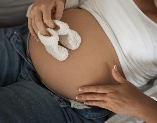 O governo americano considera que viagens exclusivamente com essa finalidade representam uso indevido dos recursos públicos e dos benefícios sociais do país (Foto: Freepik)