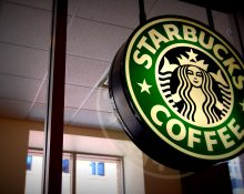 Considerando o grande número de unidades e empregados da Starbucks na Flórida, o valor das penalidades poderá atingir cifras expressivas (Photo by @jpellgen Flickr)