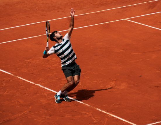 Depois dos títulos em Roland Garros e no US Open, Alcaraz é, novamente, o nº 1 do mundo (Foto: Kuberzog/Wikimedia)