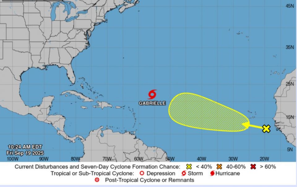 As Bermudas poderão sentir os efeitos do mar agitado já a partir da noite de sexta-feira (19), com intensificação ao longo do fim de semana. A trajetória projetada indica que Gabrielle passará a leste do arquipélago (Foto: NHC)