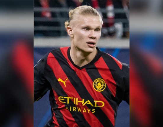 Haaland, do Manchester City, é o principal jogador da Noruega, que tenta voltar a uma Copa do Mundo após mais de 27 anos (Foto: Jacek Stanislawek/Wikimedia)