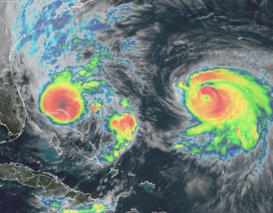 Imagens de satélite mostram Imelda (à esquerda) e Humberto (à direita) sobre o Atlântico (Foto: NOAA)