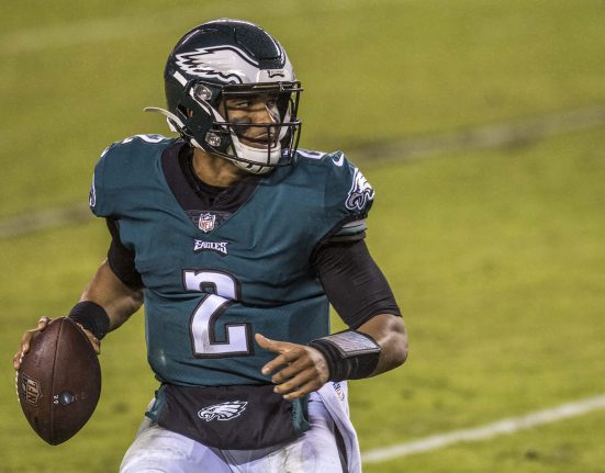 Jalen Hurts é o quarterback do Philadelphia Eagles, atual campeão da NFL (Foto: Joe Glorioso/ Wikimedia )