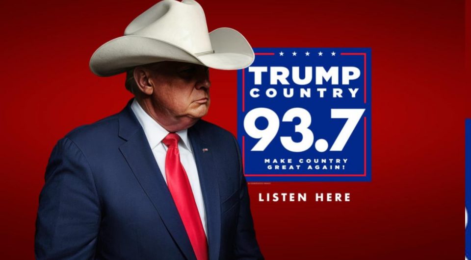 A imagem de Trump associada à emissora fez com que o tempo médio de audiência atingisse quase seis horas por semana no condado de Lee. O índice é considerado excepcional pela rádio (Foto: reprodução website)