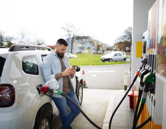 Autoridades afirmam que os recursos garantirão estradas mais seguras, maior fluidez no trânsito e melhores alternativas de transporte coletivo (Foto: Freepik)