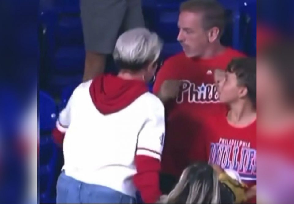 A atitude foi duramente criticada por jornalistas esportivos e comentaristas da ESPN, que a classificaram como “inaceitável” (Foto: Reprodução redes sociais)