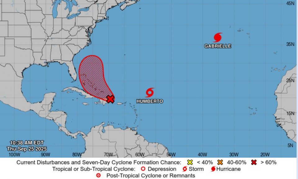 Meteorologistas acompanham com preocupação a possível intensificação do sistema AL94, que pode provocar deslizamentos e danos à infraestrutura costeira