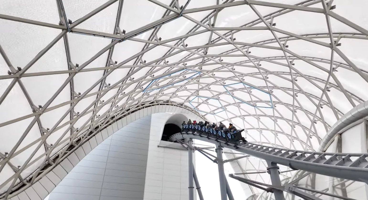 Magic Kingdom segue como o parque mais visitado do mundo