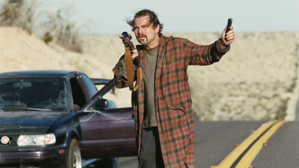 Leonardo DiCaprio em cena de ONE BATTLE AFTER ANOTHER (Foto: Divulgação)