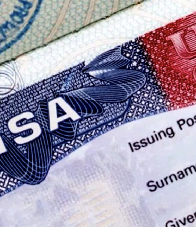 Os parlamentares citam episódios de violência atribuídos a imigrantes em situação irregular como parte da justificativa para a medida