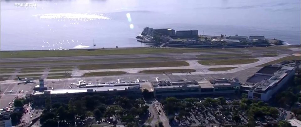 O Santos Dumont (RJ) foi apontado como o mais pontual do mundo entre os aeroportos de pequeno porte, com 95% dos voos dentro do horário previsto (Reprodução TV)